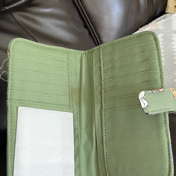 Vera Bradley Green Quilted Dog Park  Tab Wallet - Picture 5 of 6